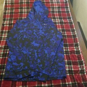 Size large nike thermafit pullover hoodie